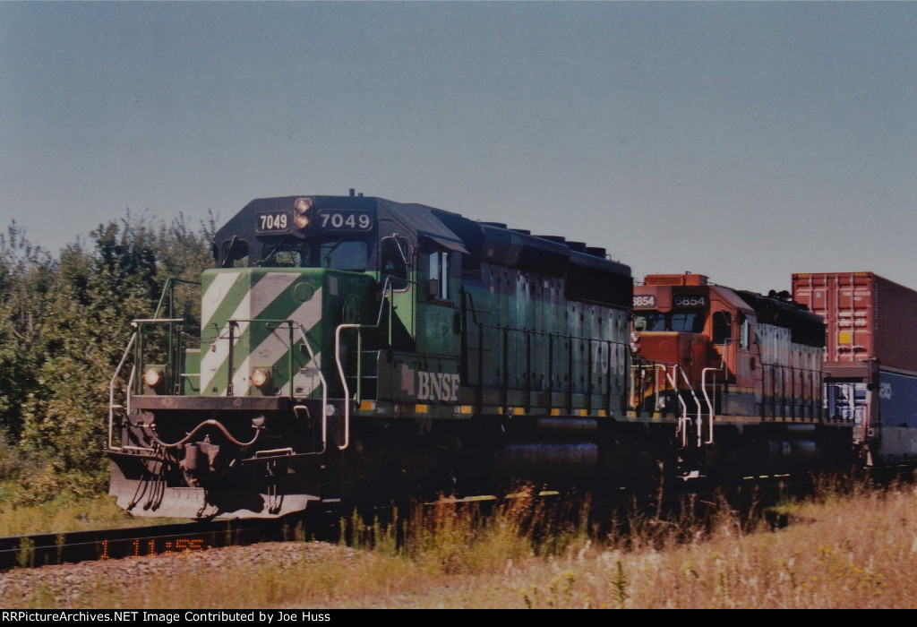 BNSF 7049 East